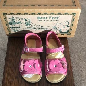 Bear Feet Leather Sandals Size 11
